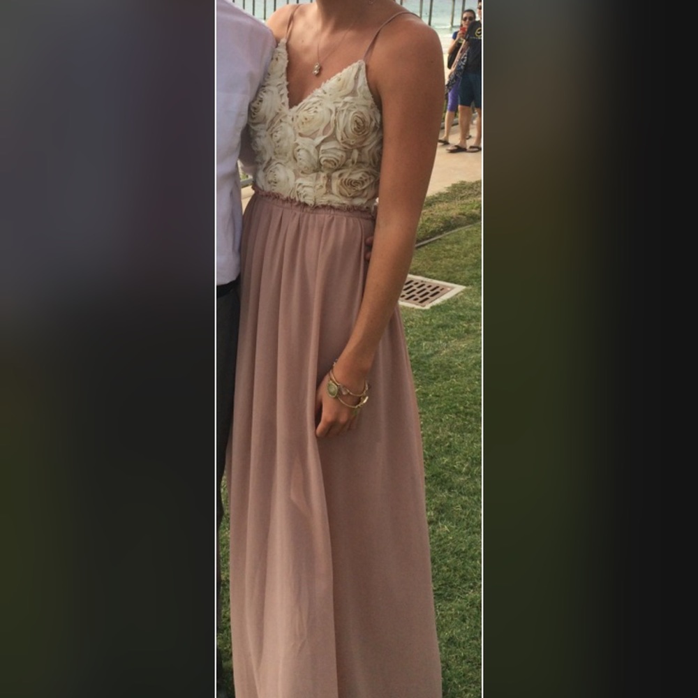 Beautiful flower detailed maxi dress